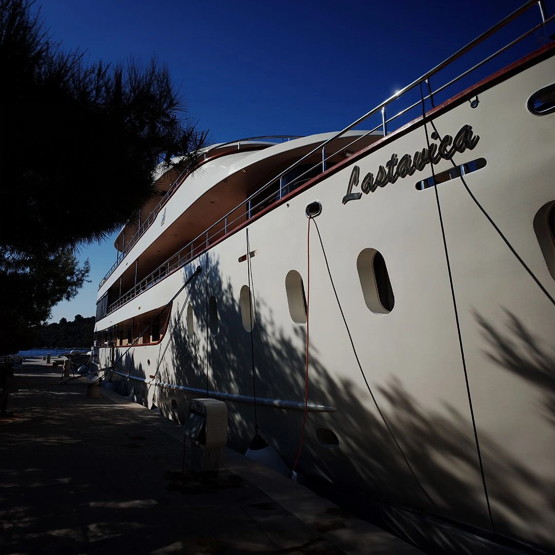 Yacht docked post