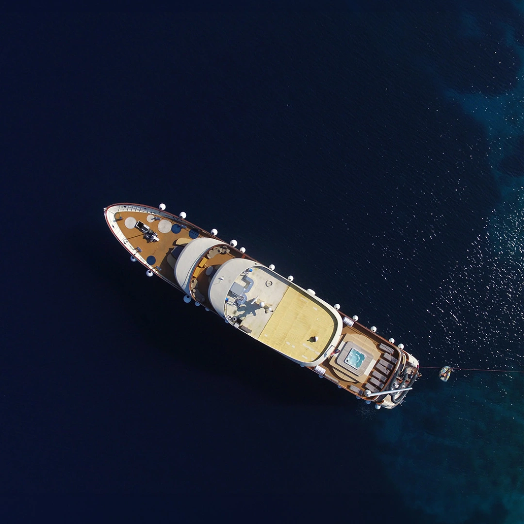 Aerial deep navy post